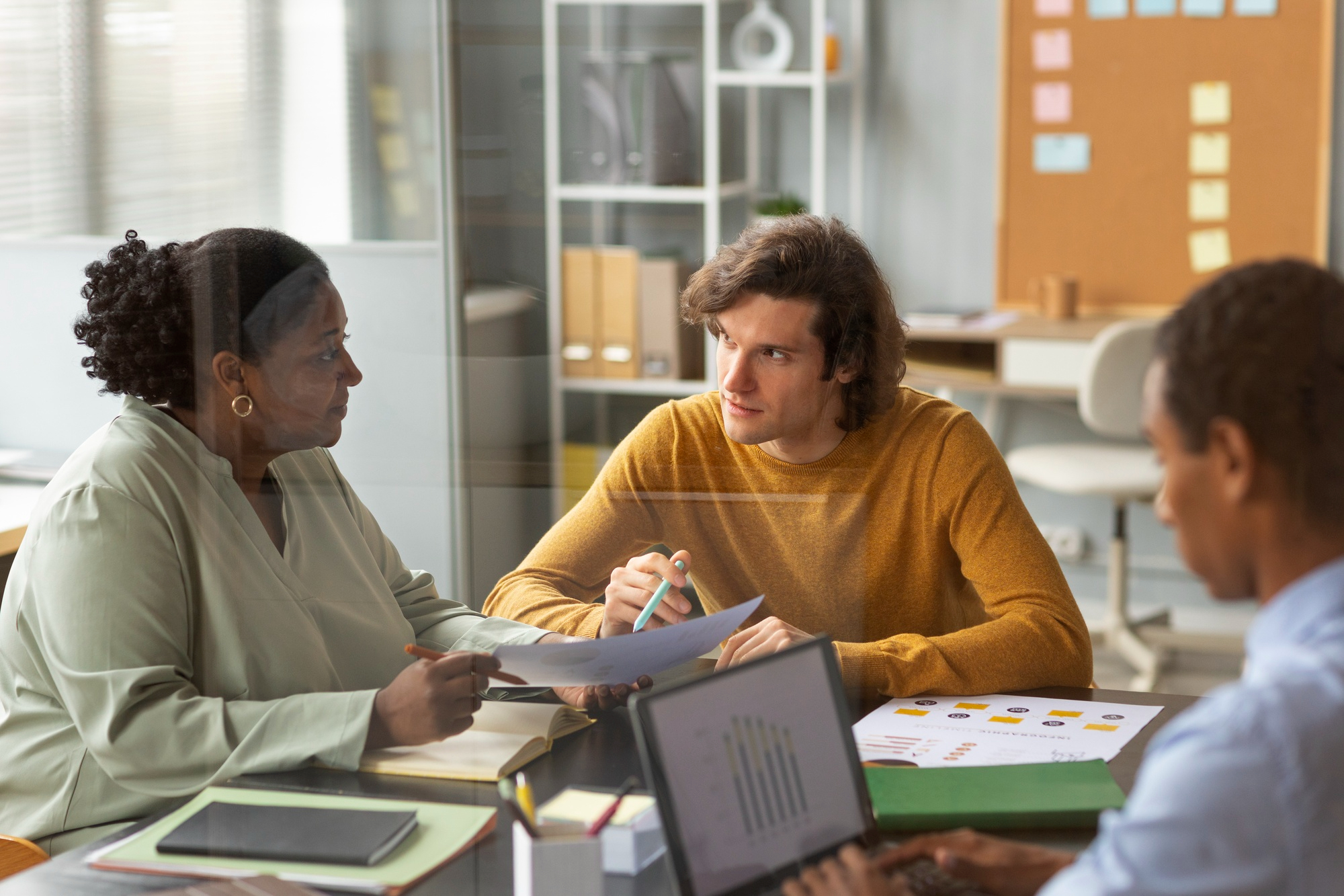 Le cabinet NEOTRANSMISSION a accompagné la cession des entreprises RIALLIN et EMS
